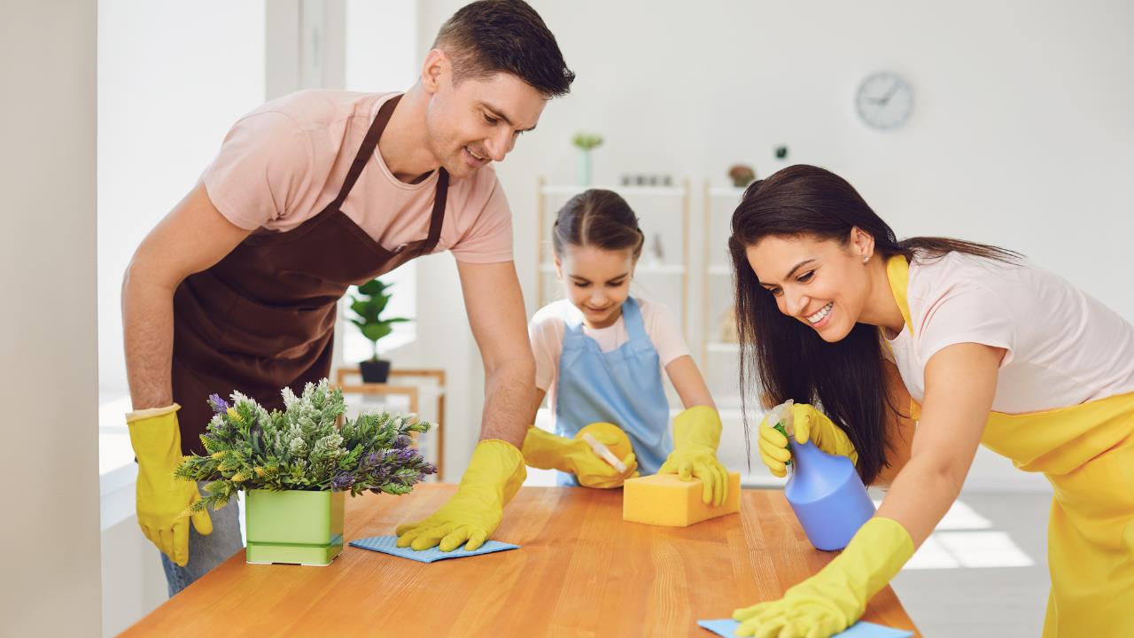 La mezcla de tres ingredientes que desinfecta cualquier superficie en tiempo récord